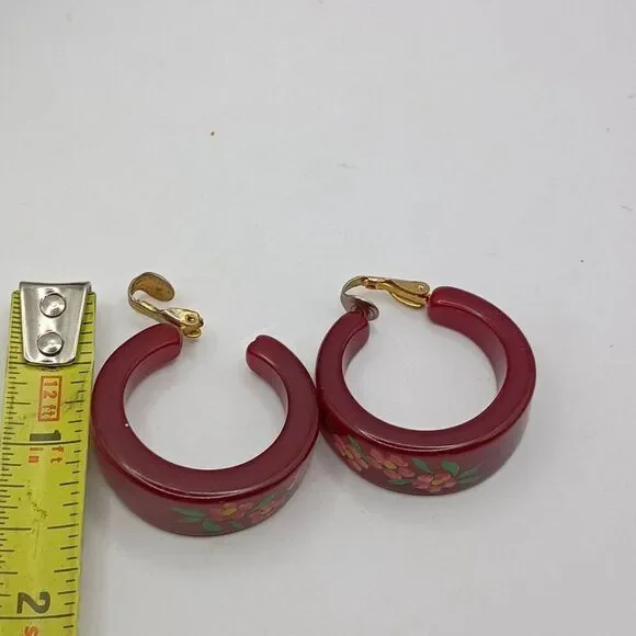 Vintage Lucite Clip-on Hoop Earrings Red Rust Hand Painted Pink Floral - Picture 4 of 5